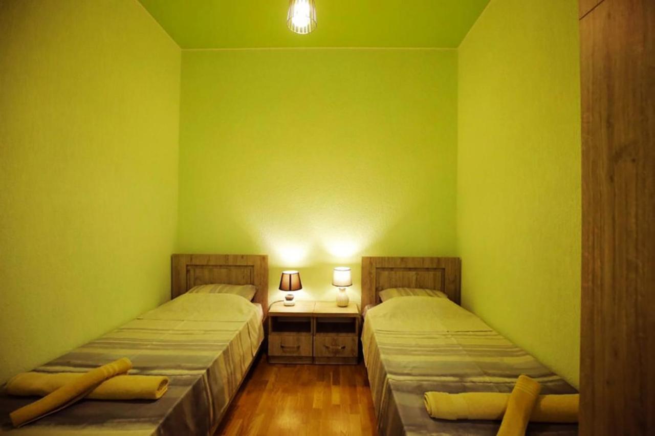 Nickos Hotel Kutaisi Exterior foto