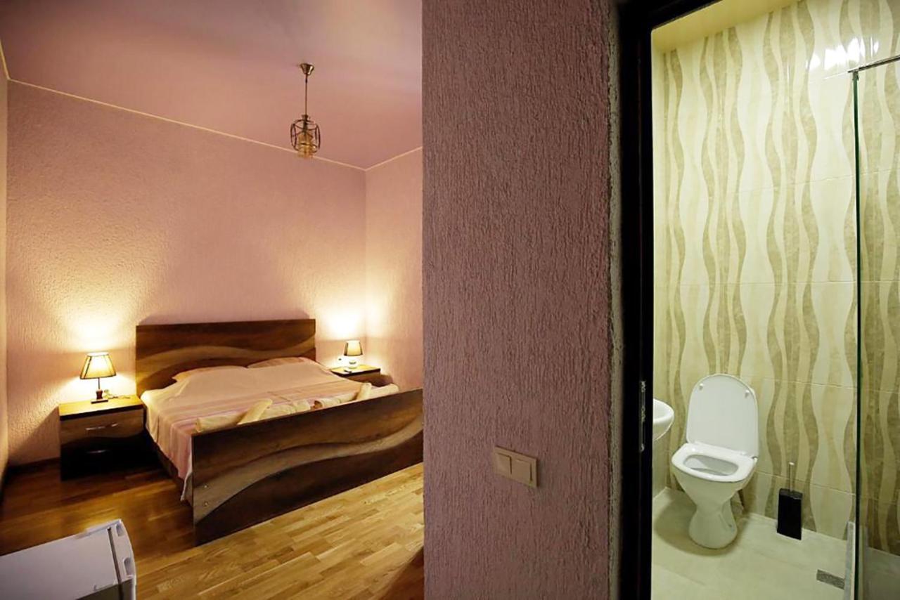 Nickos Hotel Kutaisi Exterior foto